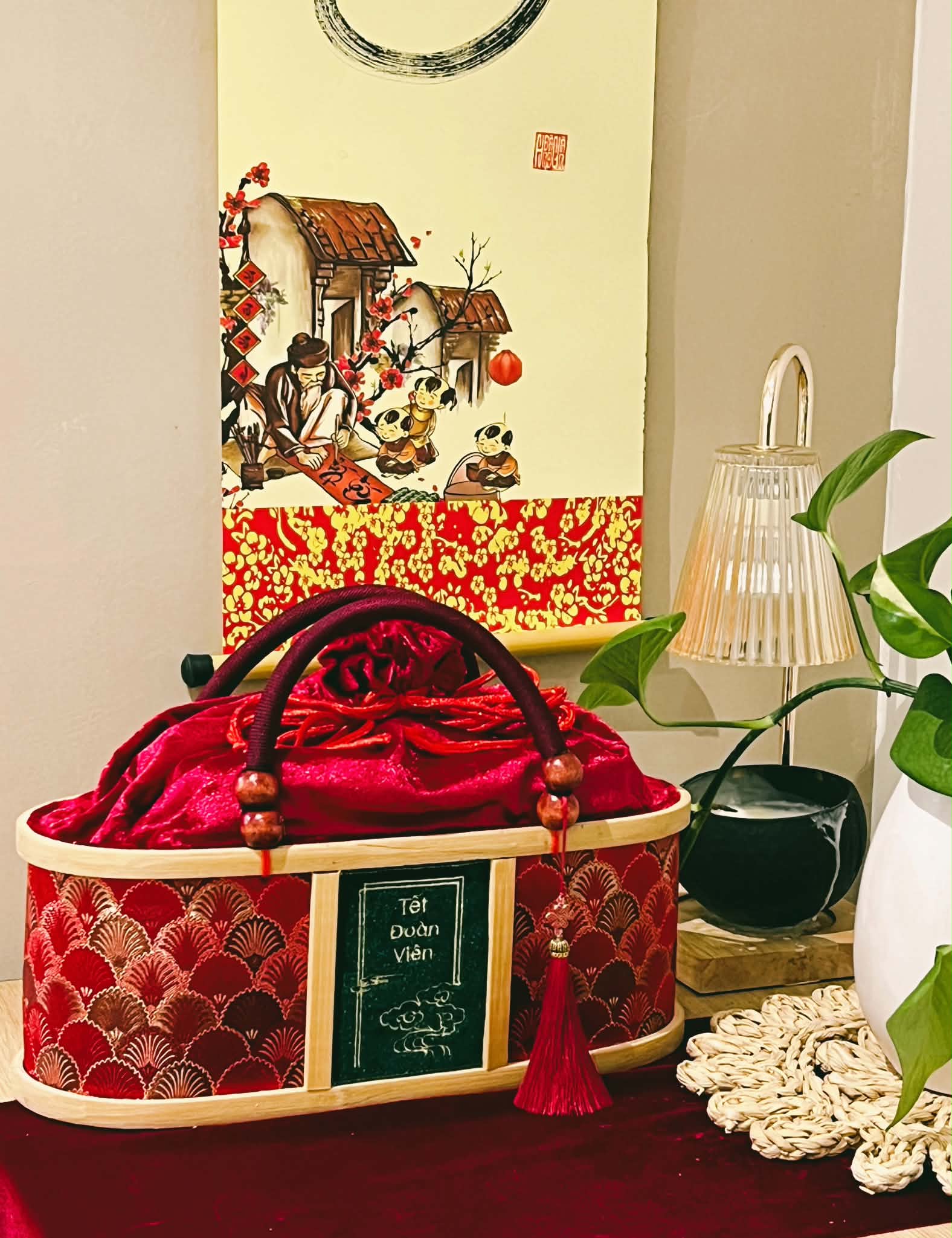 Image of product color red